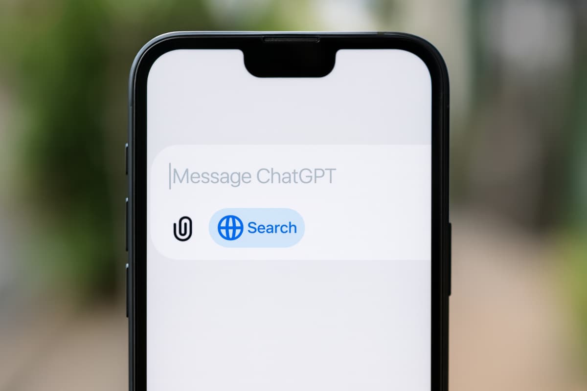 ChatGPT Search Smartphone