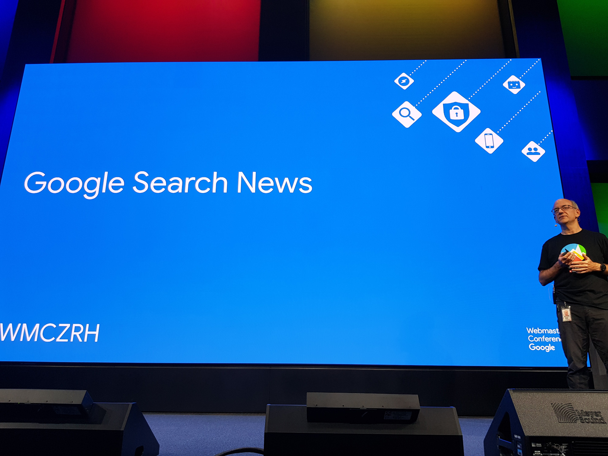 Johannes Müller präsentiert Search News auf der Google Webmaster Conference in Zürich