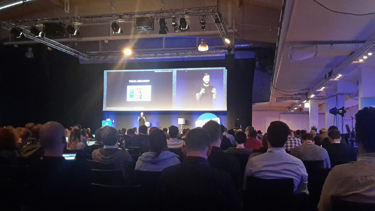 Nils Kattau auf der SEOkomm 2017